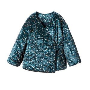 Guilted kimono style floral velvet Jacket. V neck and long sleeves.